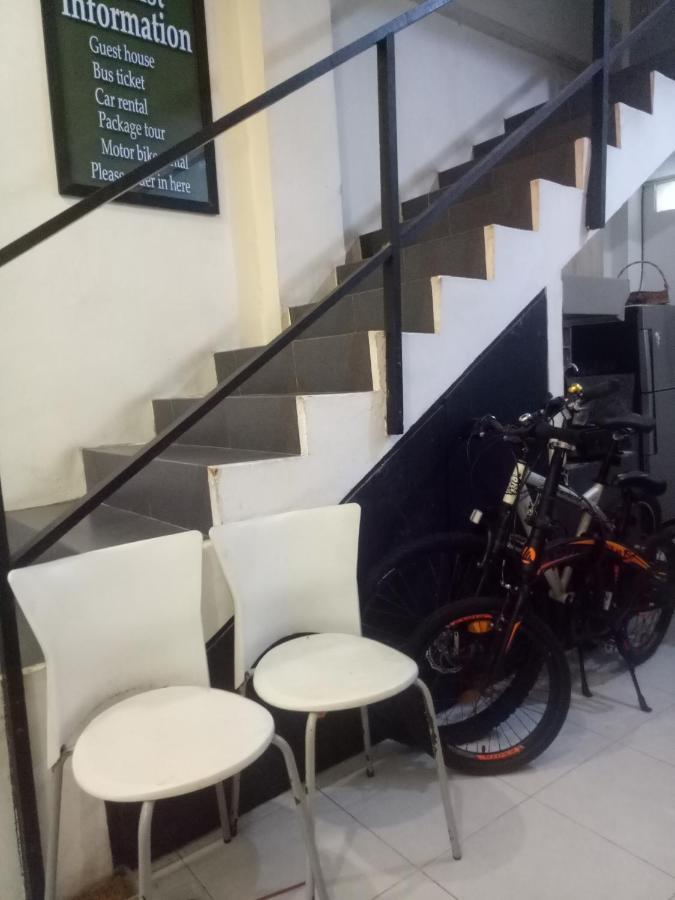 Losmen Fadel Malioboro Jogja Yogyakarta Exterior foto