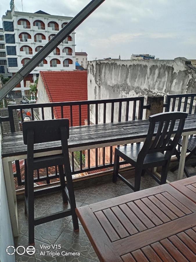 Losmen Fadel Malioboro Jogja Yogyakarta Exterior foto