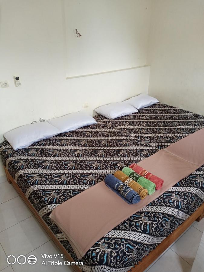 Losmen Fadel Malioboro Jogja Yogyakarta Exterior foto
