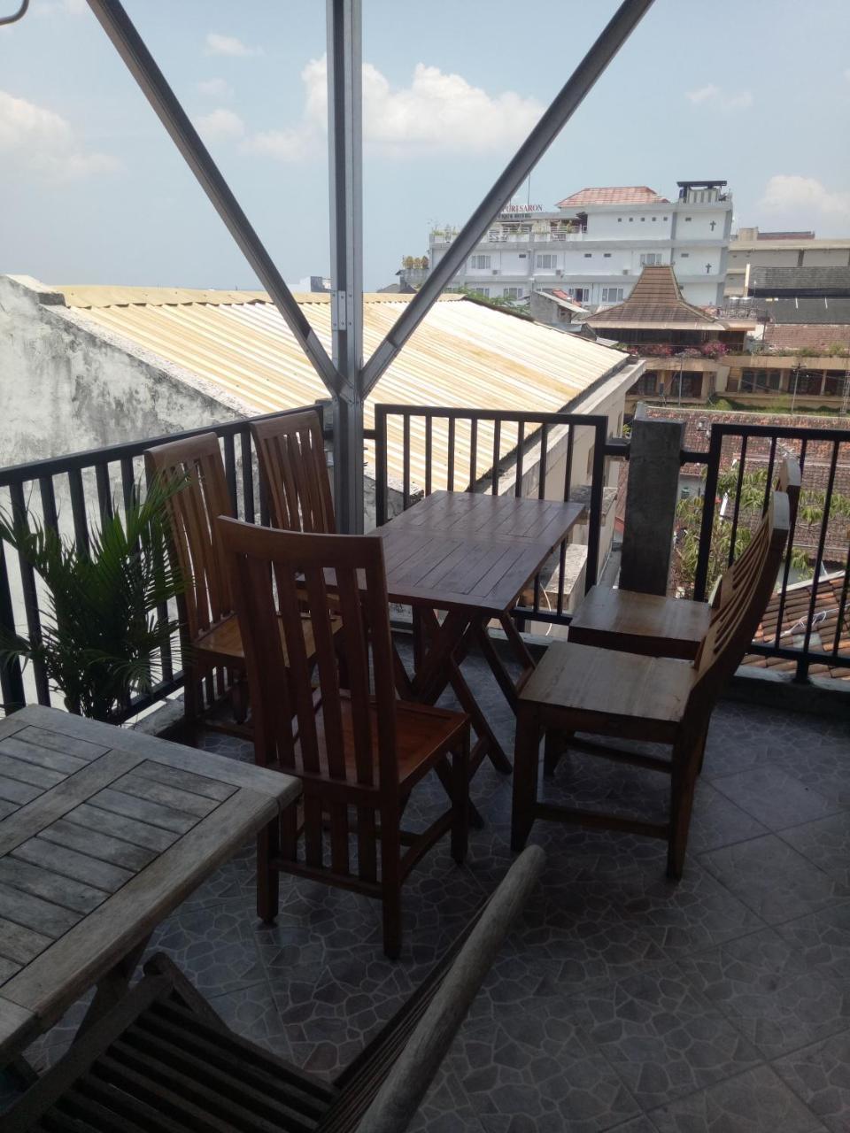 Losmen Fadel Malioboro Jogja Yogyakarta Exterior foto