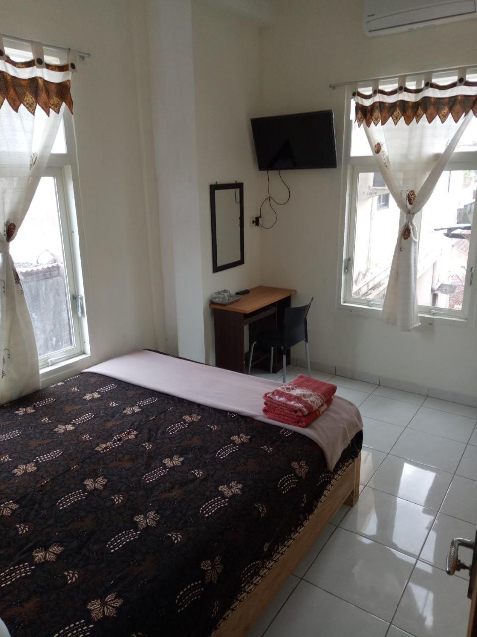 Losmen Fadel Malioboro Jogja Yogyakarta Exterior foto